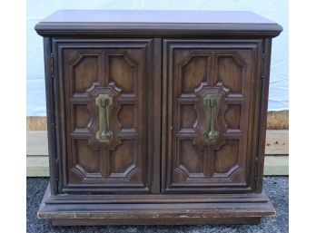 Wood Cabinet End Table (lot009)