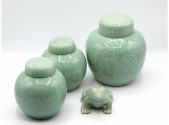 Oriental Vases W/ Frog Figurine Lot Of 4pcs