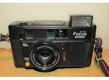 Yashica Auto Focus Motor Full Automatic 38mm Point Shoot Camera VINTAGE & Case
