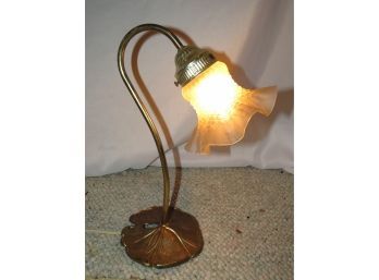 L&L WMC Brass Lilly Pad Goose Neck Table Desk Lamp Frosted Ruffled Glass Shade