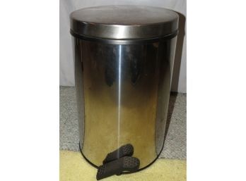 Stainless Steel Trash Can With Lid