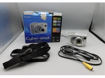 Sony Cybershot DSC-WI Digital Camera With Box