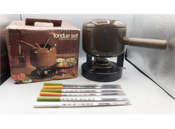 The Tuscany Collection 2QT Porcelain Enameled Fondue Set With Box - 6 Skewers Included