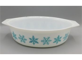 Pyrex Snowflake 2.5 Quart Serving Dish