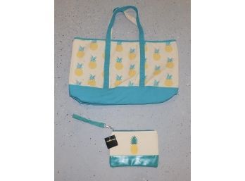 Nicoles Boutique Pineapple Pattern Tote Bag With Matching Wristlet