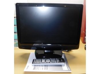 2008 Toshiba 19' LCD TV Screen Model 19AV500U - Remote Included