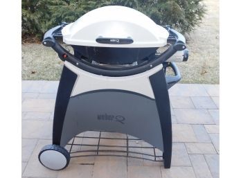 Portable Weber Gas Grill With Detachable Base On Wheels With 2 Vinyl Covers - Model 396000