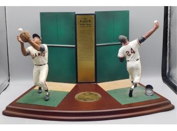 Danbury Mint Two-Figure Willie Mays The Catch From The Baseballs Greatest Moments Series