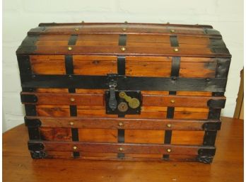 Table Top Wood/Metal Decorative Steamer Trunk Style Box