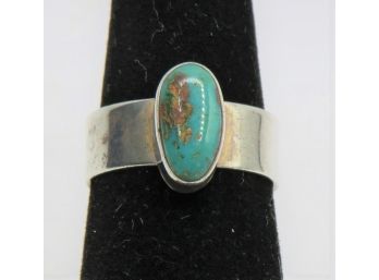 Sterling Silver Oval Turquoise Ring - Size 7