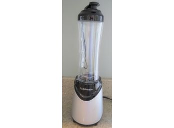 La Reveuse Smoothies Blender Personal Size 300 Watts With 18 Oz BPA Free Travel