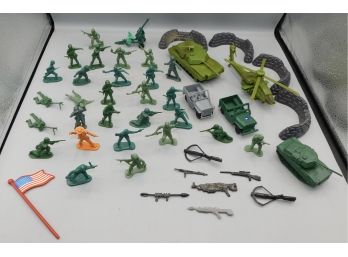 Assorted Lot Of Plastic Army Men , Plastic Military Equipment Figurines