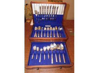 Community Silver Plated Flatware Set With Wood Felted Storage Box - 71 Total