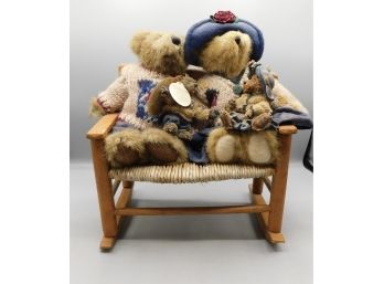 The Boyds Bear Collection - Bailey And Friends Decor With Wicker Bench
