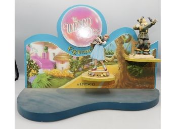 Enesco - The Wizard Of Oz Composite Display With Dorothy And Scarecrow Figurine