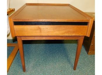 Mid Century Wooden End Table With Drawer