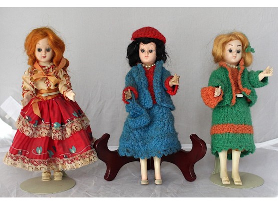 3 Plastic Antique Dolls (028)