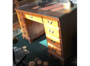 Maple Desk (000)