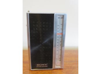 Sony FM/aM Solid State Radio Model 3F-77W With Case