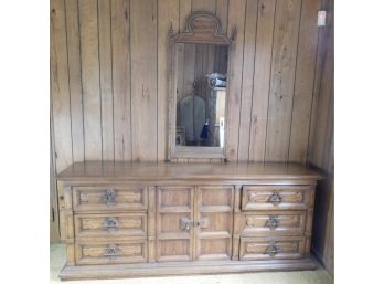 Drexel Heritage Dresser With 9 Drawers And Wall Mirror