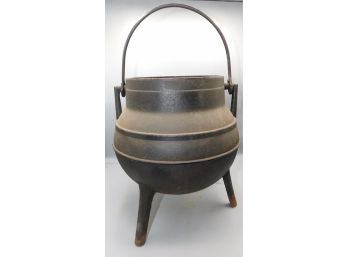 Cast Iron Footed Cauldron With Handle
