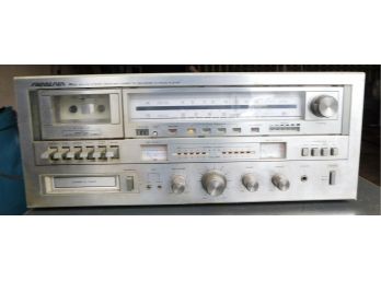 Soundesign PLL AM-fM Stereo Receiver/cassette Recorder/8 Track Player Model 5832