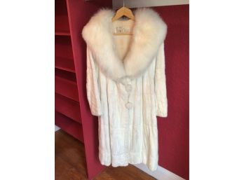 Fifth Avenue Bonwit Teller White Fur Coat - Women's Size 6-8