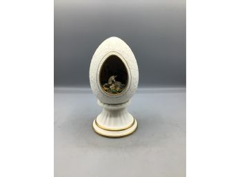 1987 The Franklin Mint R.M Signed - The Enchanted Garden Of Romance - Ceramic Egg Style Sculpture