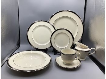Lenox Presidential Collection Hancock Platinum Dinnerware Set