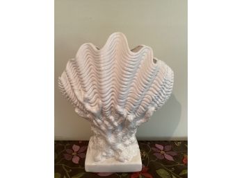 Clam Shell-shaped Vase