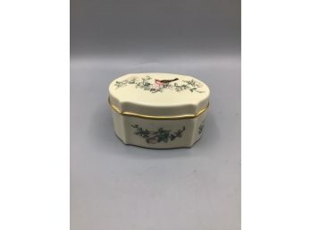 Lenox 'Serenade' Hand Decorated With 24K Gold Lidded Box