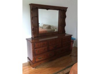 Solid Wood Vanity Dresser With Mirror