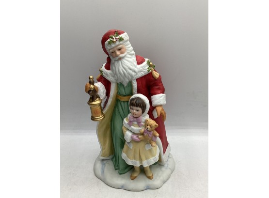 Avon Source Of Fine Collectibles Santa Figurine
