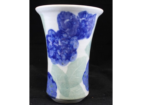 Chatham Pottery Hydrangea Pattern Vase (O118)
