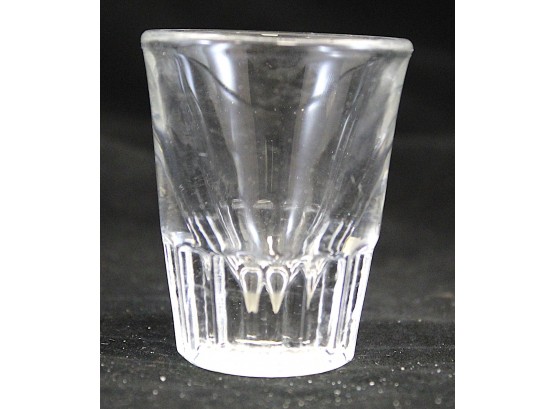7 Vintage Federal Glass Shot Glasses (Y181)