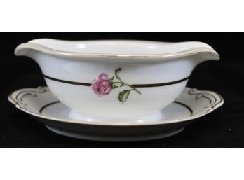 Kyoto Fine China Carmen Japan Gravy Boat With Single Pink Rose On White 8' X 3' (Y121)