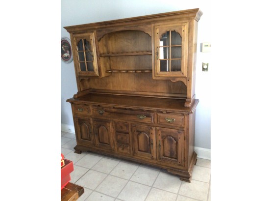 Early American Temple-stuart Furniture Lighted Solid Wood Buffet With Hutch