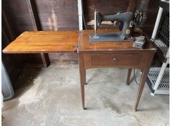 Vintage Singer Sewing Machine With Drop Leaf Sewing Table