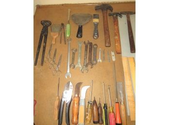 Hand Tools - Assorted Lot