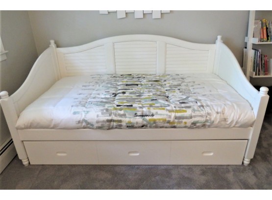 White Trundle Day Bed