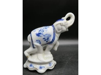 Elephant Figurine, Blue/white