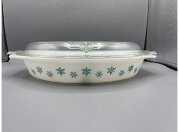 Pyrex Snowflake Turquoise On White Divided Casserole DIsh Baking Dish With Lid -  1-1/2 QT