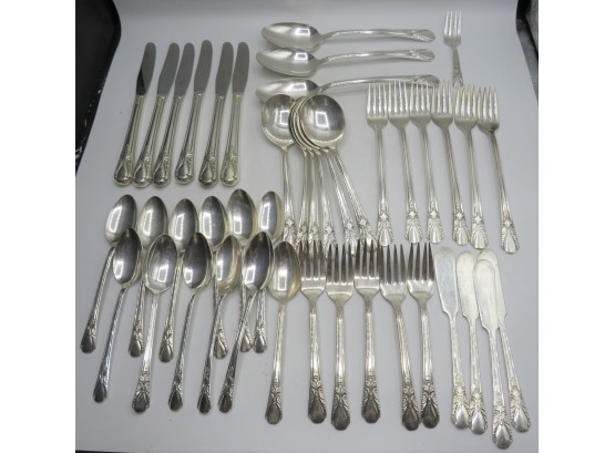 WM Rogers Mfg. Co. Silver Plated Flatware - Incomplete Set