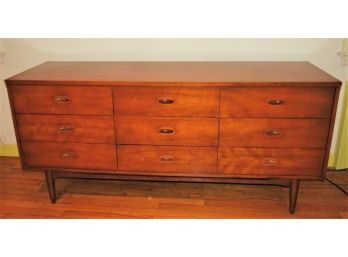 Mid-Century Modern Dixie Wood 9-drawer Dresser