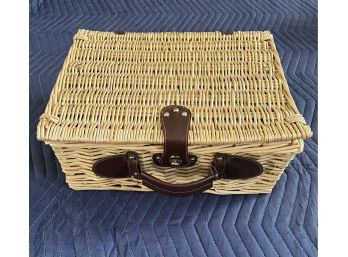 Wicker Picnic Basket With Plastic Plate And Cup Set