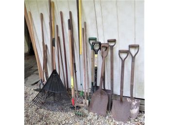 Rakes, Cultivator, Shovels, Hoe, Pitchforks - Assorted Set Of Hand Tools
