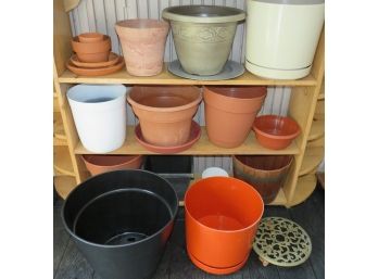 Flower Pots, Plastic & Plant Stand - Assorted Set