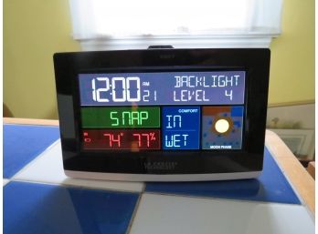 La Crosse Technology C82929 WiFi Projection Alarm Clock With AccuWeather