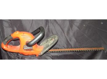 BLACK & DECKER HT2200 22' TYPE 2 ELECTRIC HEDGE TRIMMER