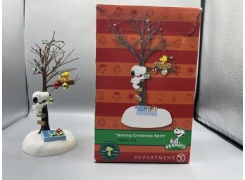 Peanuts Department 56 - Sharing Christmas Spirit - Box Included